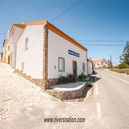 Rivers Nation Surf Camp Bed & Breakfast Atouguia Da Baleia Exterior photo