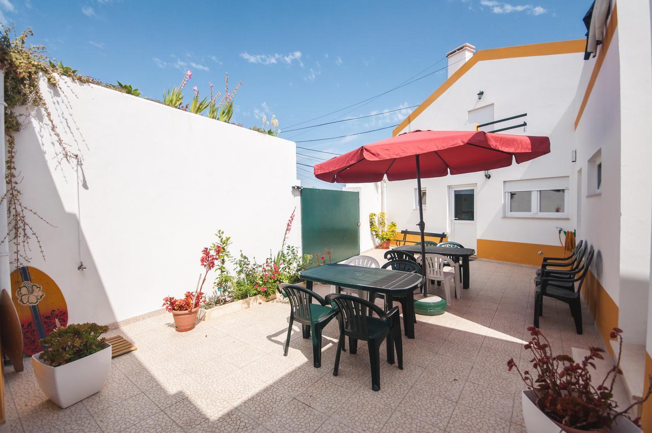 Rivers Nation Surf Camp Bed & Breakfast Atouguia Da Baleia Exterior photo