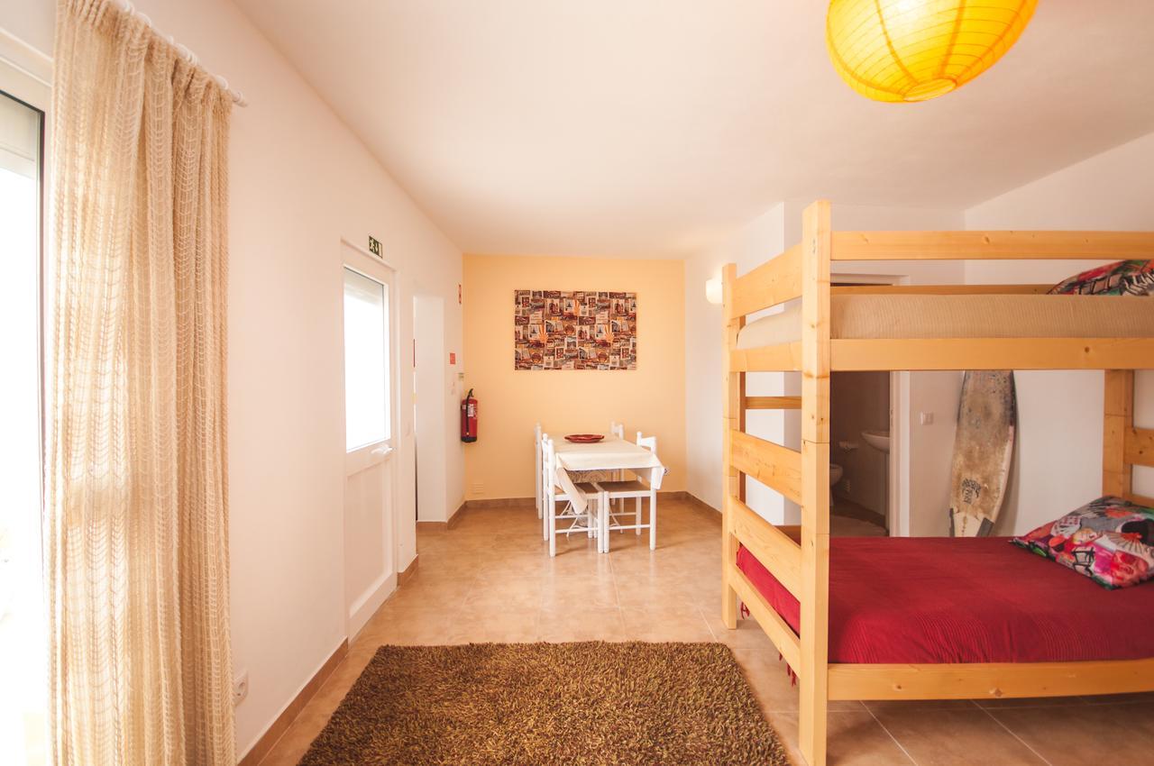 Rivers Nation Surf Camp Bed & Breakfast Atouguia Da Baleia Exterior photo