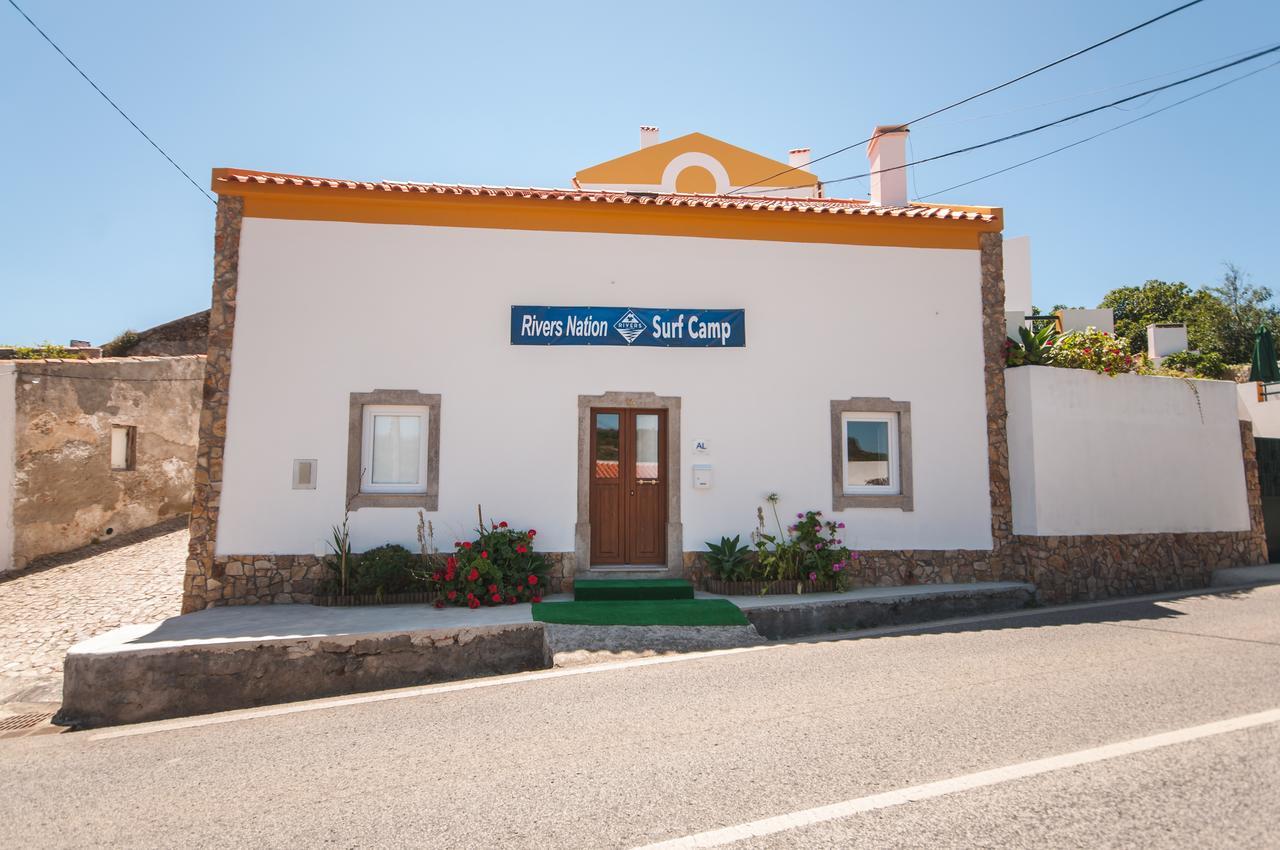 Rivers Nation Surf Camp Bed & Breakfast Atouguia Da Baleia Exterior photo